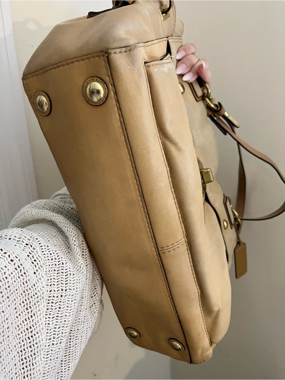 Coach Peyton Leather Tote Handbag in Tan with Gold Hardware - Picture 3 of 15